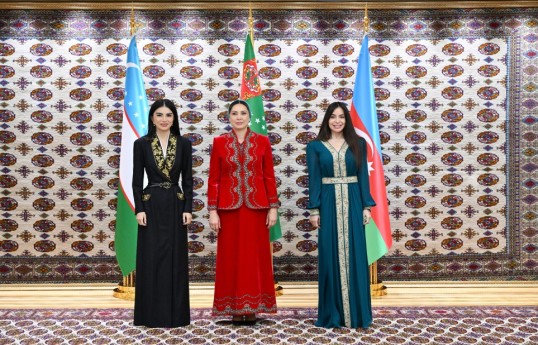 Aşqabadda Leyla Əliyevanın, Oğulcahan Atabayevanın və Saida Mirziyoyevanın üçtərəfli görüşü olub