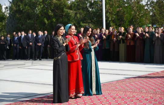 Aşqabadda MAMA “Ana təbiət” beynəlxalq incəsənət sərgisi açılıb - FOTO 