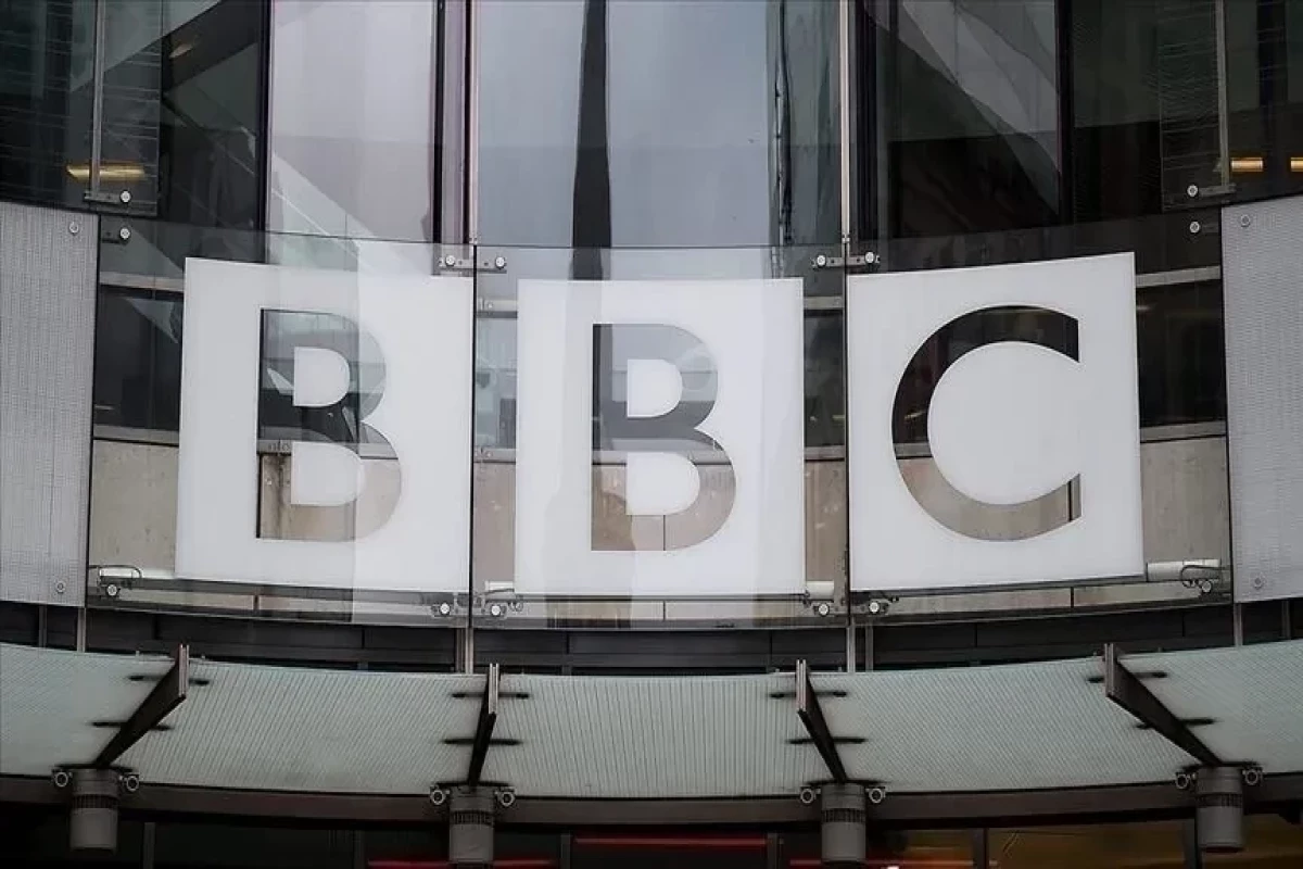BBC qənaət məqsədilə iki telekanalı və bir radionu bağlayacaq