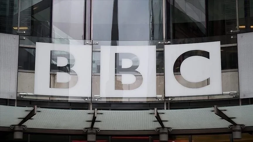 BBC qənaət məqsədilə iki telekanalı və bir radionu bağlayacaq