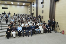 Elm və təhsil naziri SABAH proqramının tələbələri ilə görüşüb