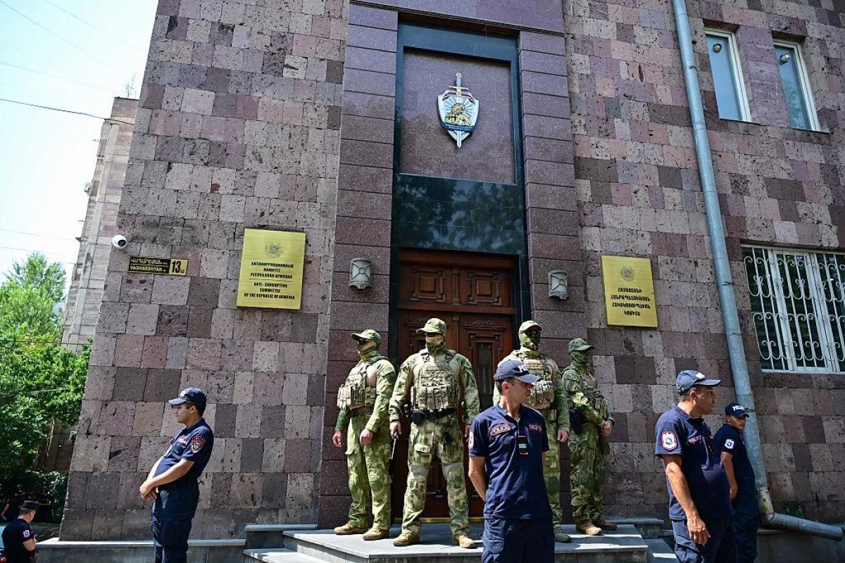 Ermənistanda Samvel Karapetyanın daha 10 tərəfdarı saxlanılıb
