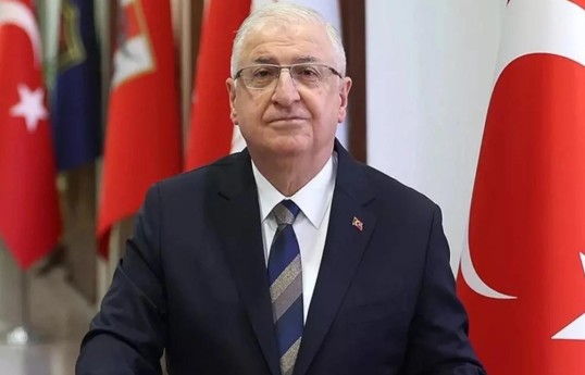 Türkiyənin milli müdafiə naziri Yaşar Gülər
