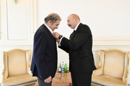 Prezident İlham Əliyev Fərhad Xəlilova “İstiqlal” ordenini təqdim edib