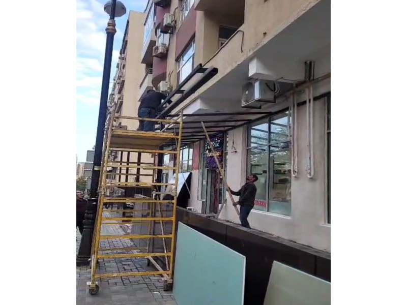 Yasamalda piyada səkisinin zəbt edilməsinin qarşısı alınıb - FOTO