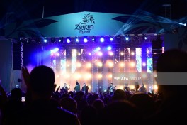 Zeytun Festivalında estrada ulduzlarının konserti olub