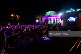 Zeytun Festivalında estrada ulduzlarının konserti olub