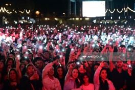 Zeytun Festivalında estrada ulduzlarının konserti olub