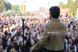 Zeytun Festivalında estrada ulduzlarının konserti olub