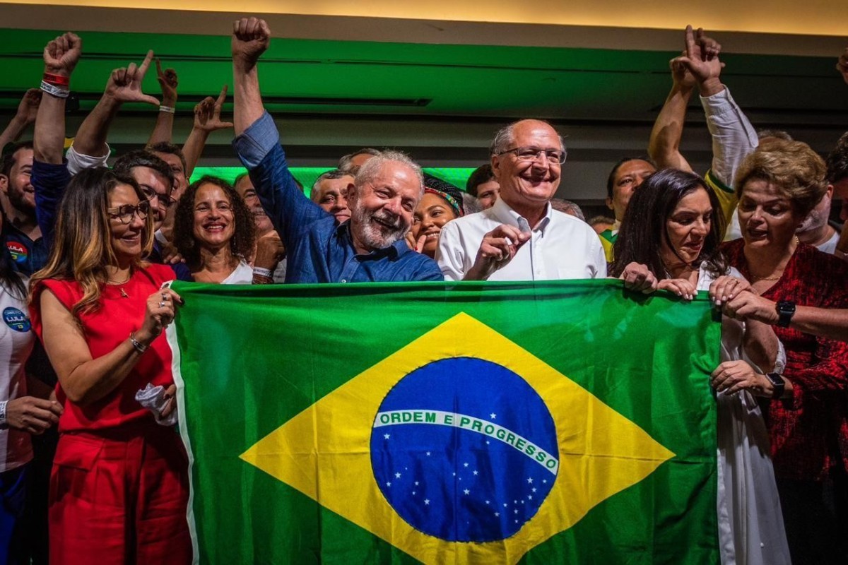 Lula da Silva Braziliyada prezident seçkilərinin ikinci turunda qalib gəlib
