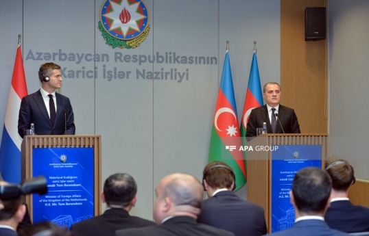 Azərbaycan və Niderland XİN rəhbərləri azad edilmiş ərazilərdə mina problemini müzakirə ediblər