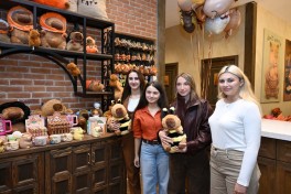 Leyla Əliyeva Şamaxıda “Capybara Azerbaijan” fermasında olub
