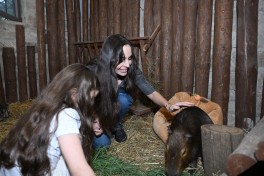 Leyla Əliyeva Şamaxıda “Capybara Azerbaijan” fermasında olub