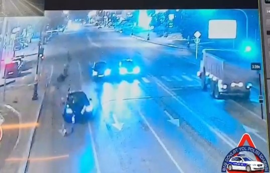 Bakıda skuterin iştirakı ilə qəza olub, ölən var - VİDEO 