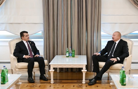 İslam Dünyası Təhsil, Elm və Mədəniyyət Təşkilatının (ICESCO) Baş direktoru Salim bin Məhəmməd əl-Maliki və Azərbaycan Respublikasının Prezidenti İlham Əliyev