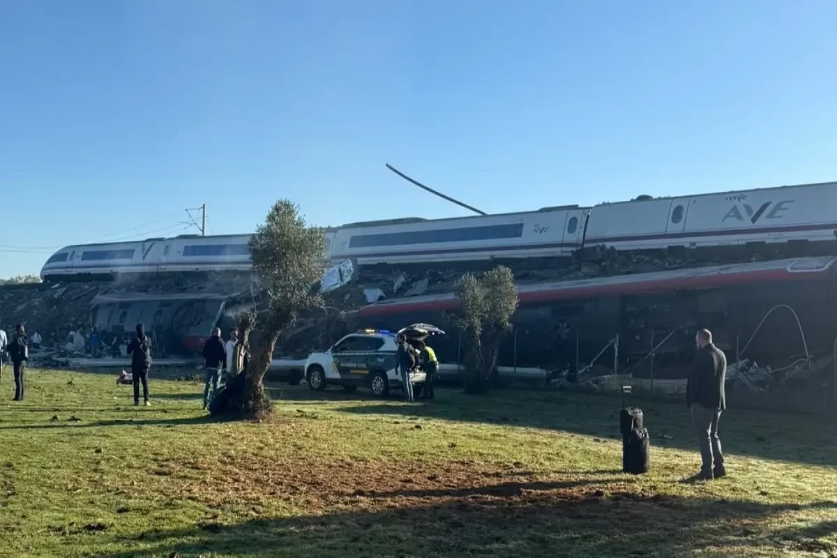 В Испании столкнулись скоростные поезда, число погибших достигло 50-<span class="red_color">ОБНОВЛЕНО-2-ВИДЕО