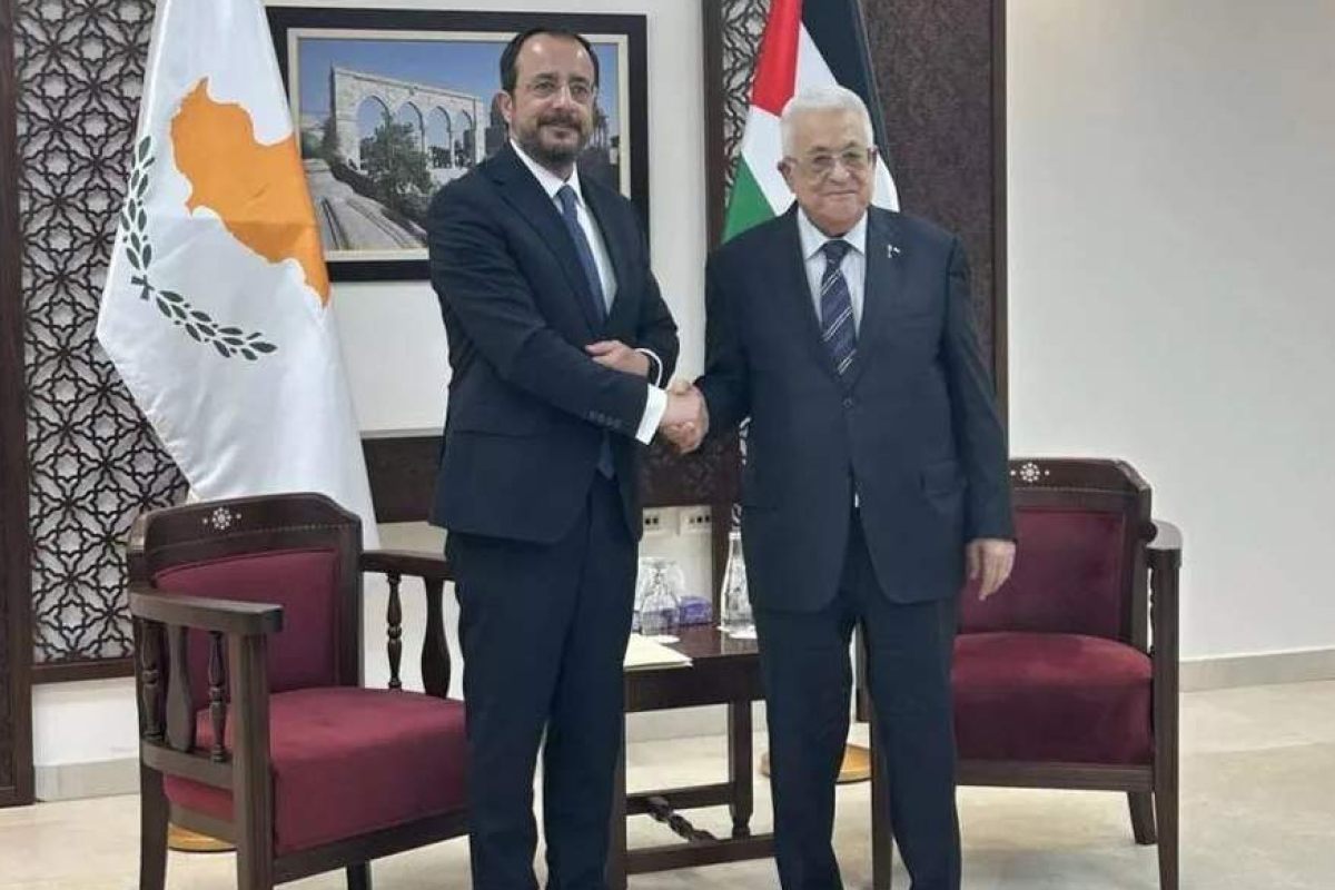 Kipr Prezidenti Nikos Xristodulidis və Fələstin Prezidenti Mahmud Abbas