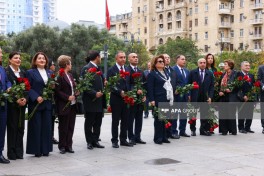 Bakıda Atatürkün heykəli ziyarət olunub