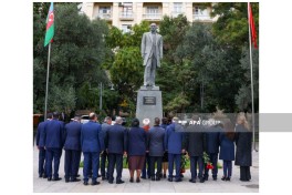 Bakıda Atatürkün heykəli ziyarət olunub - FOTO 