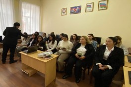 FHN əlilliyi olan şəxslərə xidmət göstərənlər üçün tədbir keçirib