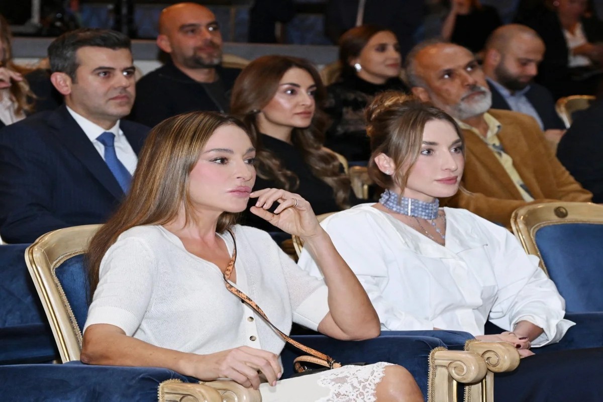 Mehriban Əliyeva "Qağayı" tamaşasının təqdimatında iştirak edib - <span class="red_color">FOTO