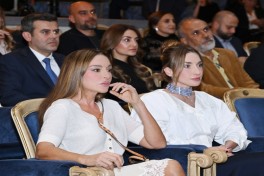 Mehriban Əliyeva "Qağayı" tamaşasının təqdimatında iştirak edib - FOTO 