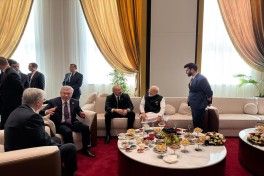 Prezident İlham Əliyev Bişkekdə Hindistan Baş naziri ilə söhbət edib - FOTO 