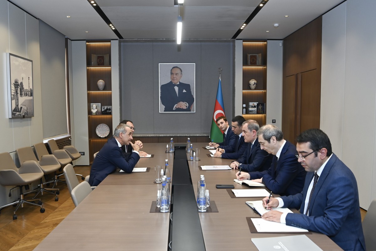 Ceyhun Bayramov ATƏT PA prezidenti ilə Azərbaycan-Ermənistan sülh gündəliyini müzakirə edib