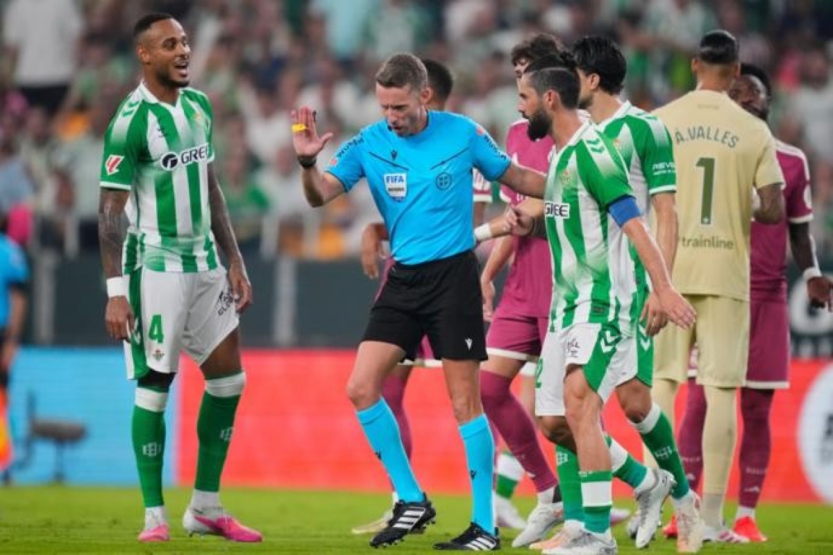 Betis players inflicted their first defeat on Real Madrid since Mourinho
