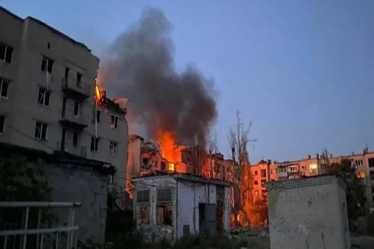 Rusiya qüvvələri Ukraynada zavoda raket zərbələri endirib, 4 nəfər ölüb