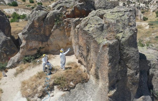Türkiyədə tarixi abidələrin vandalizmə məruz qalması ciddi problemə çevrilib  - FOTO 