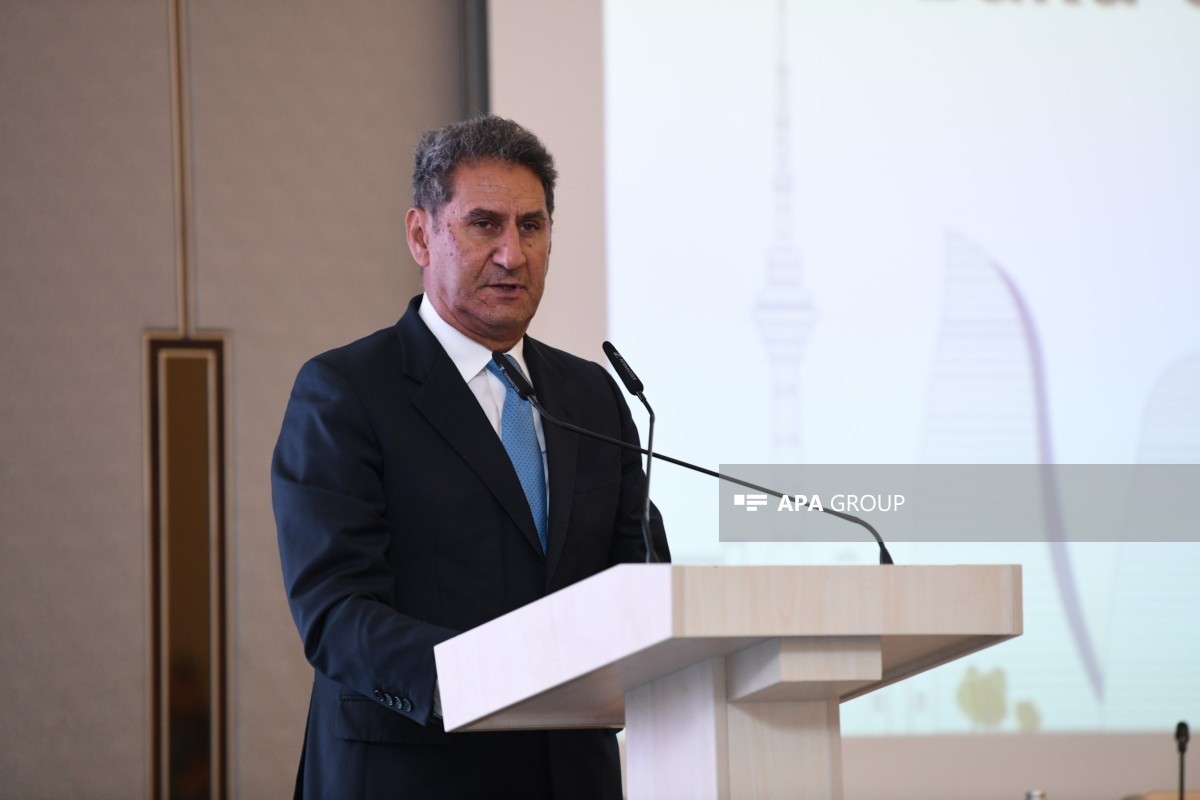 Beynəlxalq Bərpa Olunan Enerji Agentliyinin (IRENA) baş direktoru Françesko La Kamera