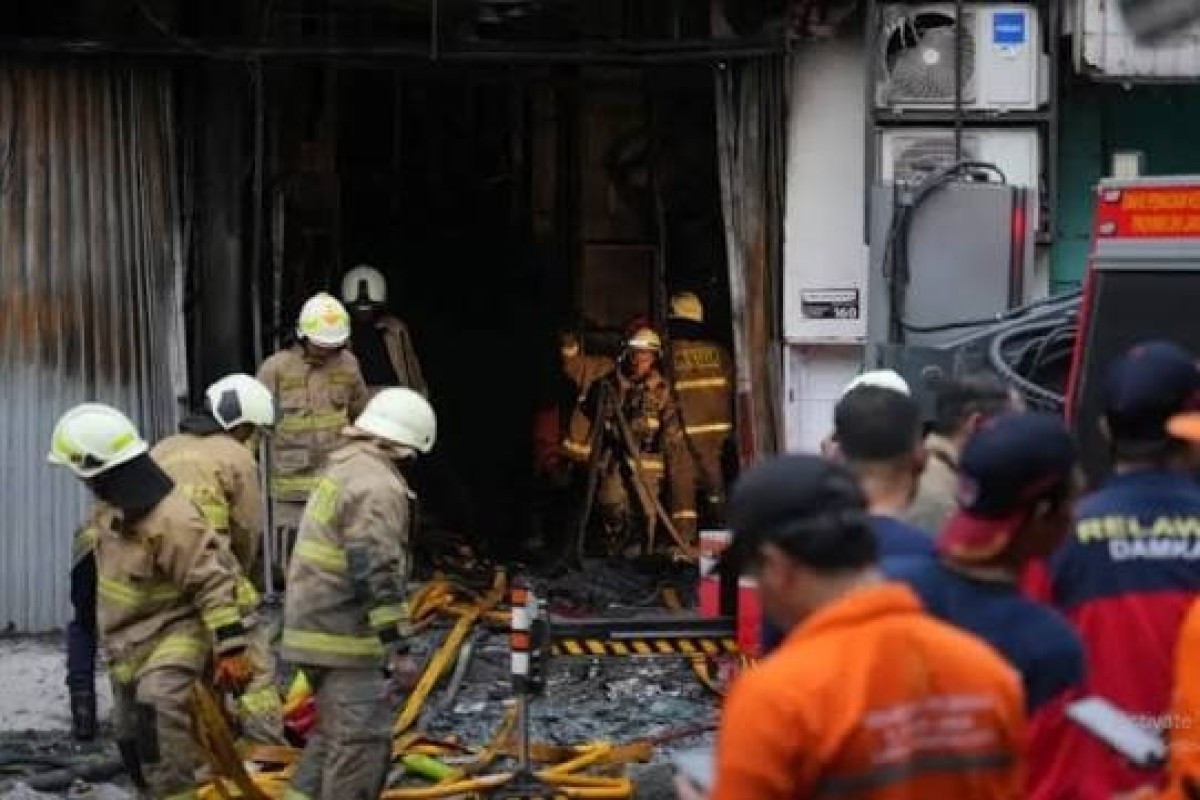 İndoneziyada bazarda yanğın olub, 11 nəfər ölüb