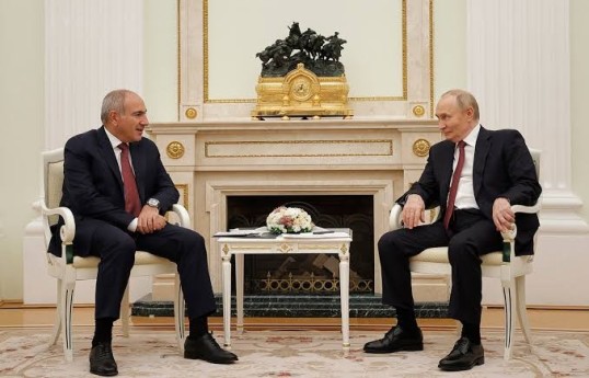 Nikol Paşinyan, Vladimir Putin