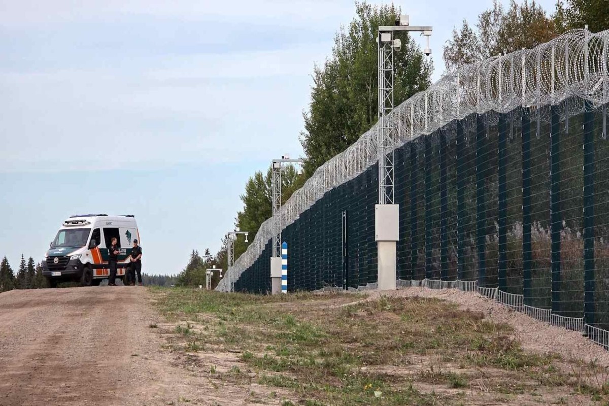 Finlandiya Rusiya ilə sərhəddə 200 km uzunluğunda hasar çəkib