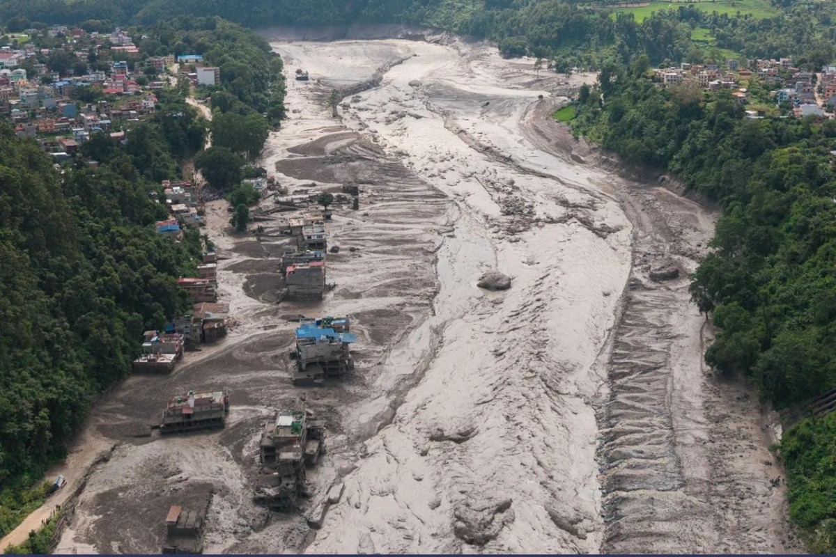 Nepalda torpaq sürüşməsi nəticəsində ölənlərin sayı 1374-ə çatıb