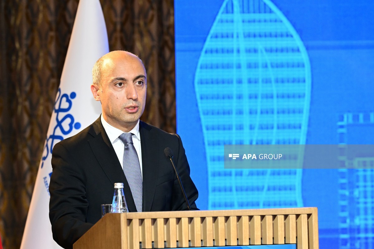 Elm və Təhsil Naziri Emin Əmrullayev