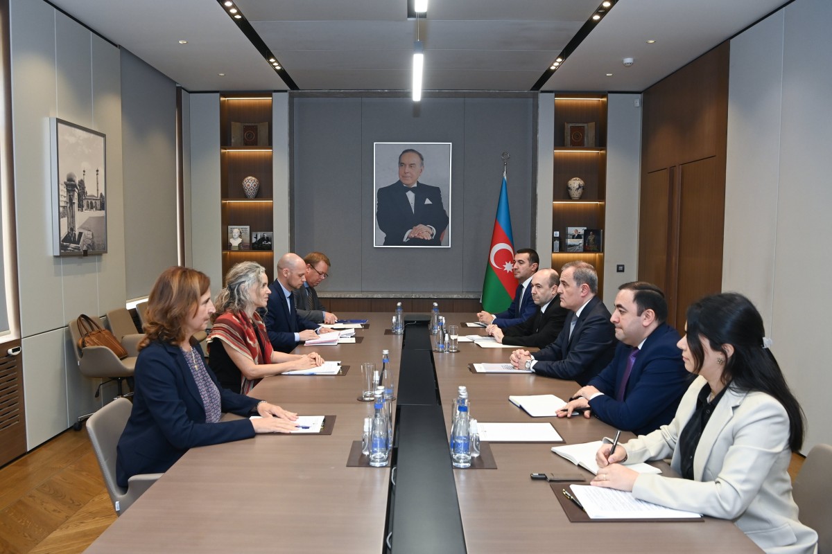 Ceyhun Bayramov Maqdalena Qrono ilə görüşüb