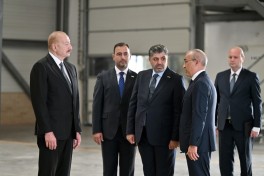Prezident Qaradağda kağız və gigiyenik məhsulların istehsalı müəssisəsinin açılışında iştirak edib