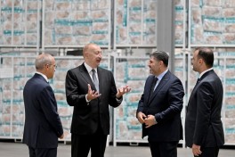 Prezident Qaradağda kağız və gigiyenik məhsulların istehsalı müəssisəsinin açılışında iştirak edib