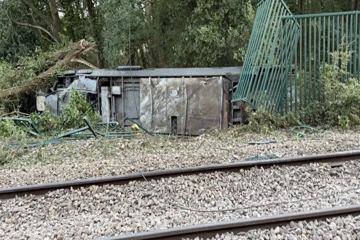 Во Франции 44 человека пострадали в результате схода поезда с рельсов -<span class="red_color">ВИДЕО