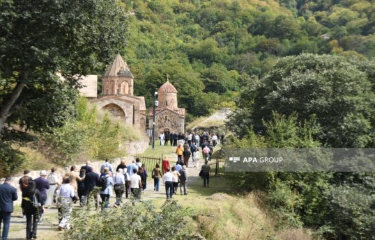 Xarici diplomatlar Xudavəng monastr kompleksini ziyarət edib - FOTO 