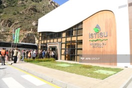 Xarici diplomatlar “İstisu” mineral su zavoduna baş çəkiblər