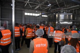 Xarici diplomatlar “İstisu” mineral su zavoduna baş çəkiblər