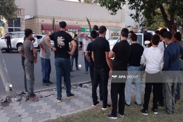 Gəncədə toy karvanında gəlin maşını işıq dirəyinə çırpılıb - FOTO 