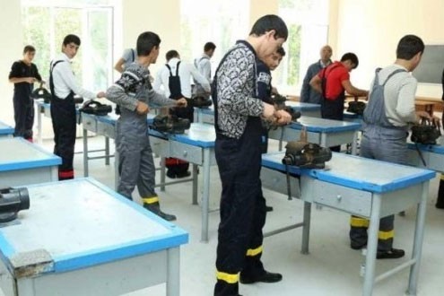 Emin Əmrullayev: Peşə məktəblərinə qəbul sayı iki dəfə artıb