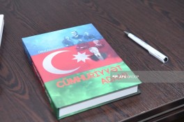 Mətbuat Şurasında “İstiqlal söhbətləri” kitabının təqdimatı keçirilib - FOTO 
