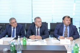Şirvan suvarma kanalının yenidən qurulması üzrə işlər müzakirə edilib