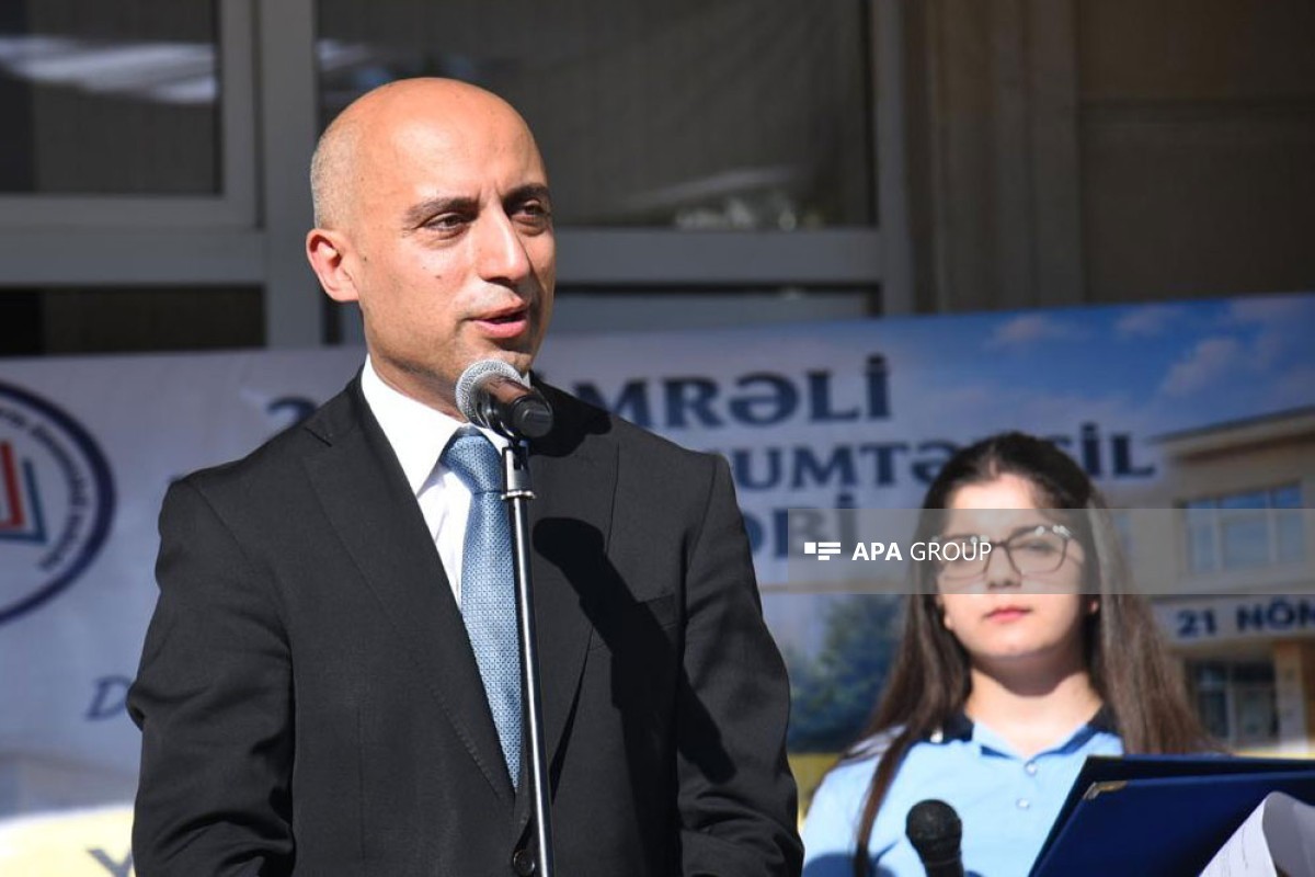 Elm və təhsil naziri Emin Əmrullayev