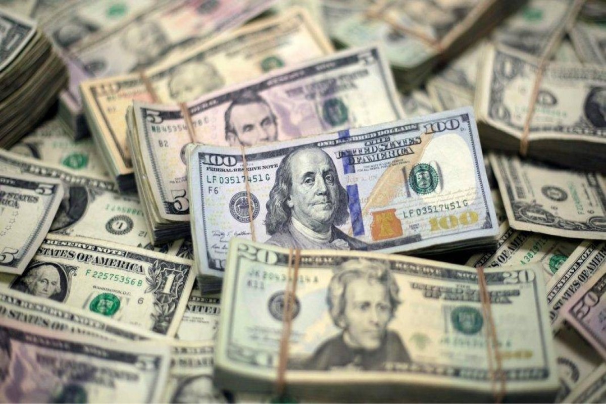 Azərbaycanın xidmətlər balansında 1 mlrd. dollarlıq kəsir yaranıb